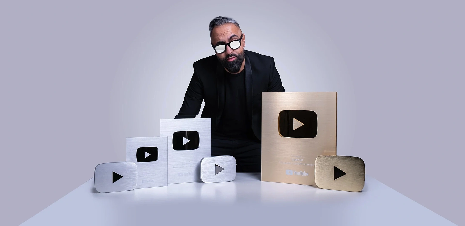 World Premiere: SuperSaf Unboxes the Most Complex iPhone 17 Pro by Caviar